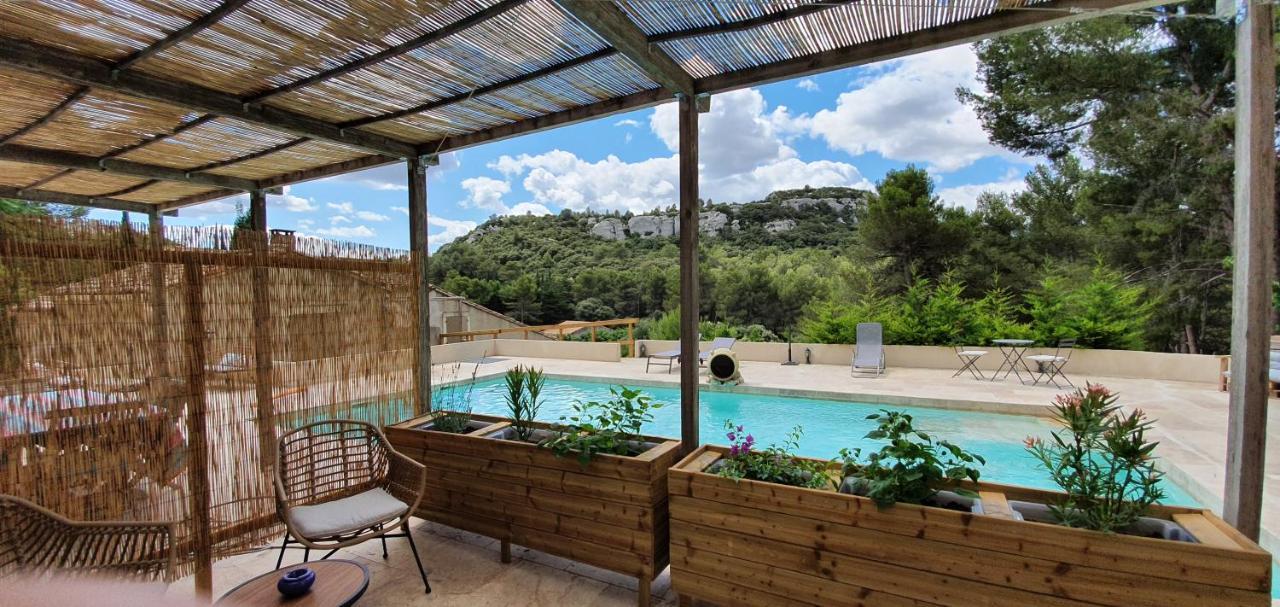 Mas De La Fadeto Bed and Breakfast Les Baux Exteriör bild