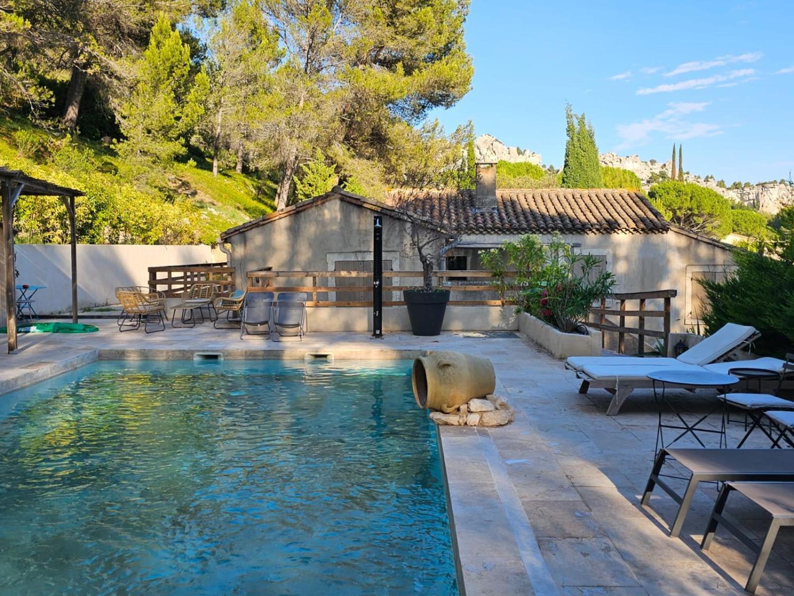 Mas De La Fadeto Bed and Breakfast Les Baux Exteriör bild