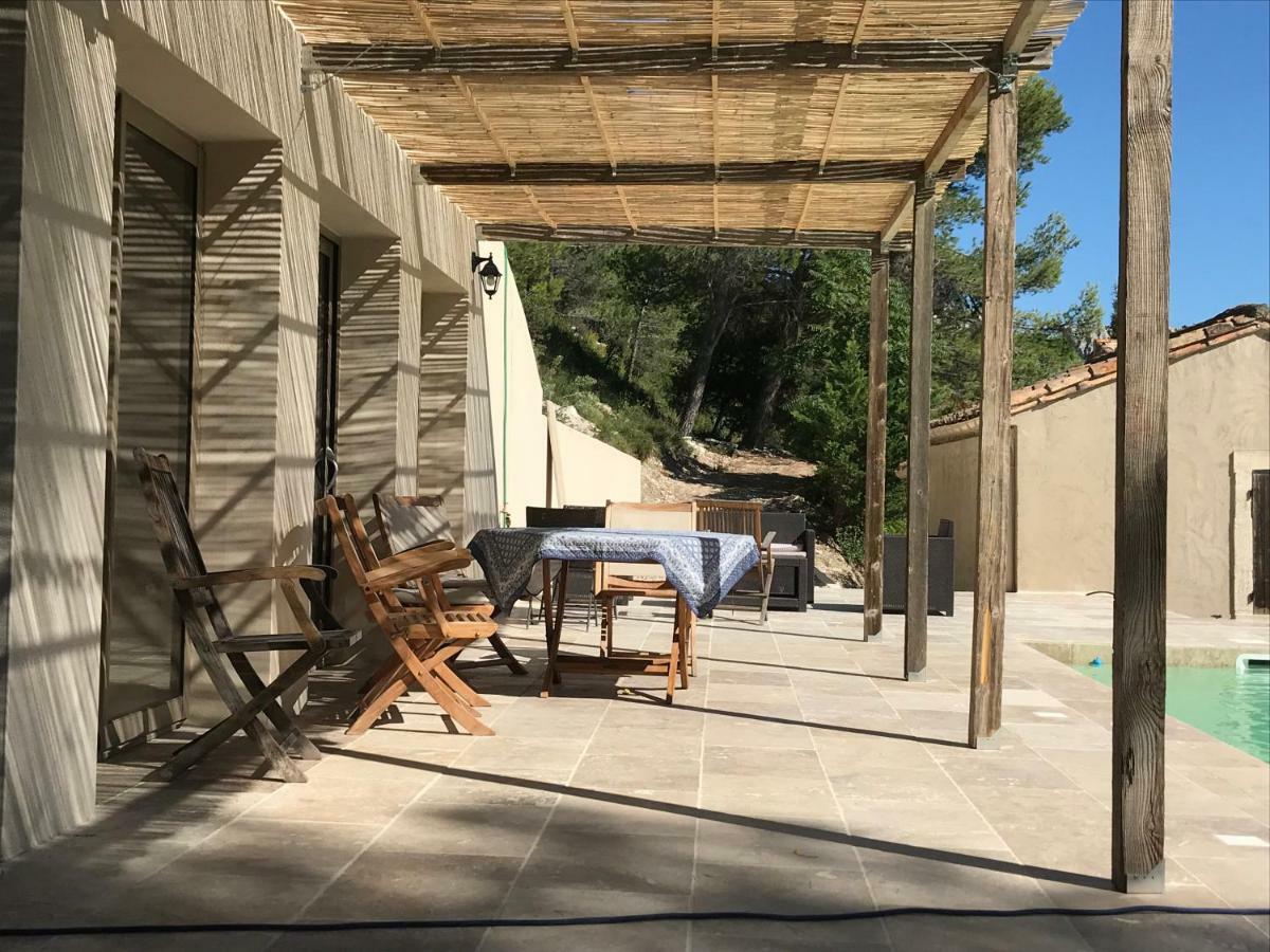 Mas De La Fadeto Bed and Breakfast Les Baux Exteriör bild