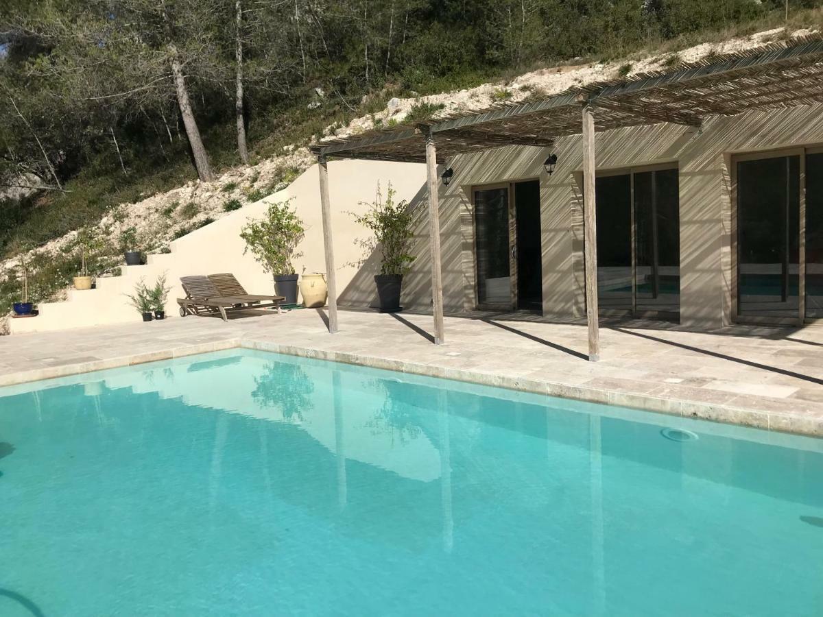Mas De La Fadeto Bed and Breakfast Les Baux Exteriör bild