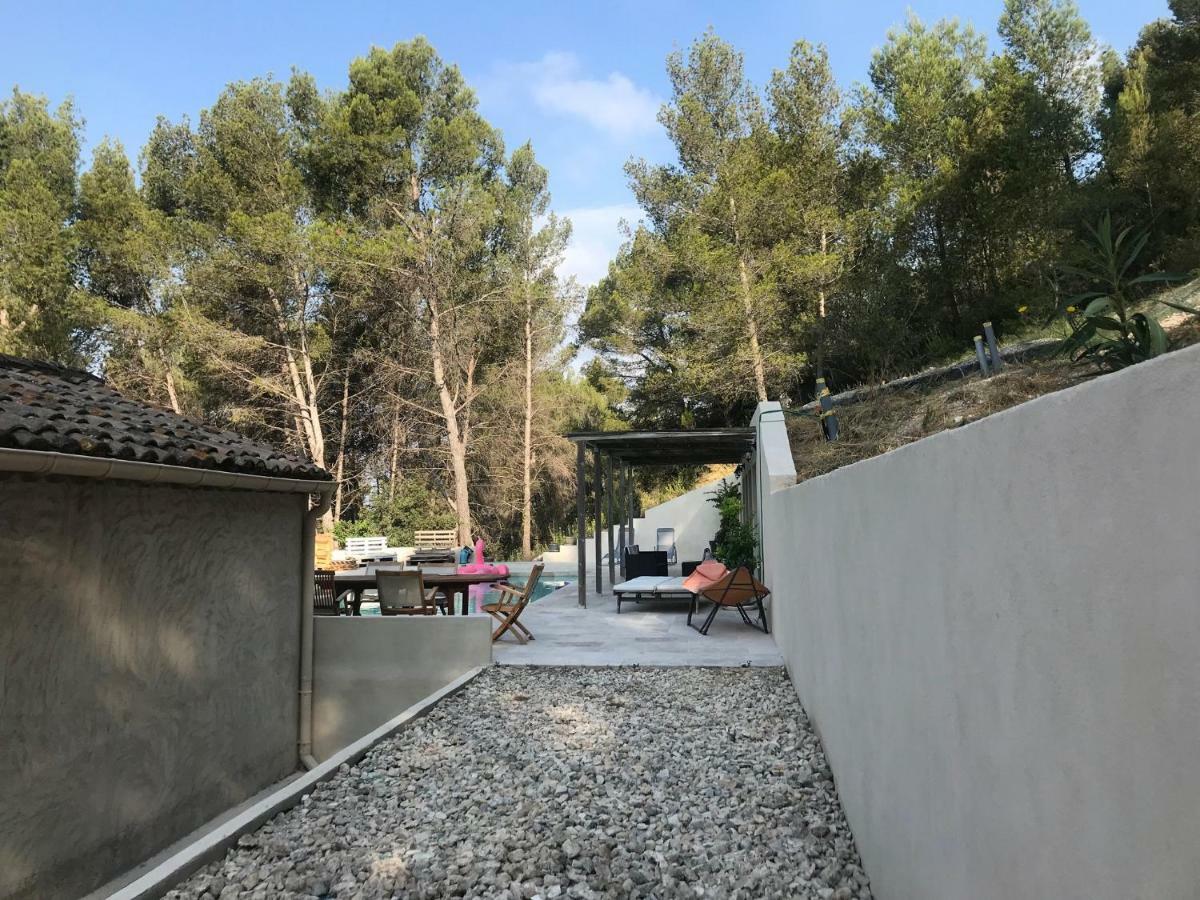 Mas De La Fadeto Bed and Breakfast Les Baux Exteriör bild