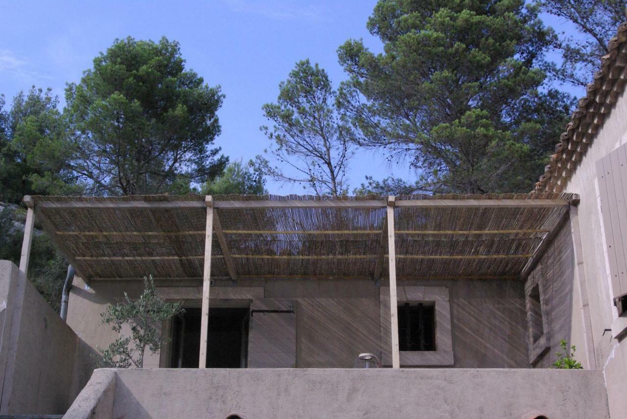 Mas De La Fadeto Bed and Breakfast Les Baux Exteriör bild
