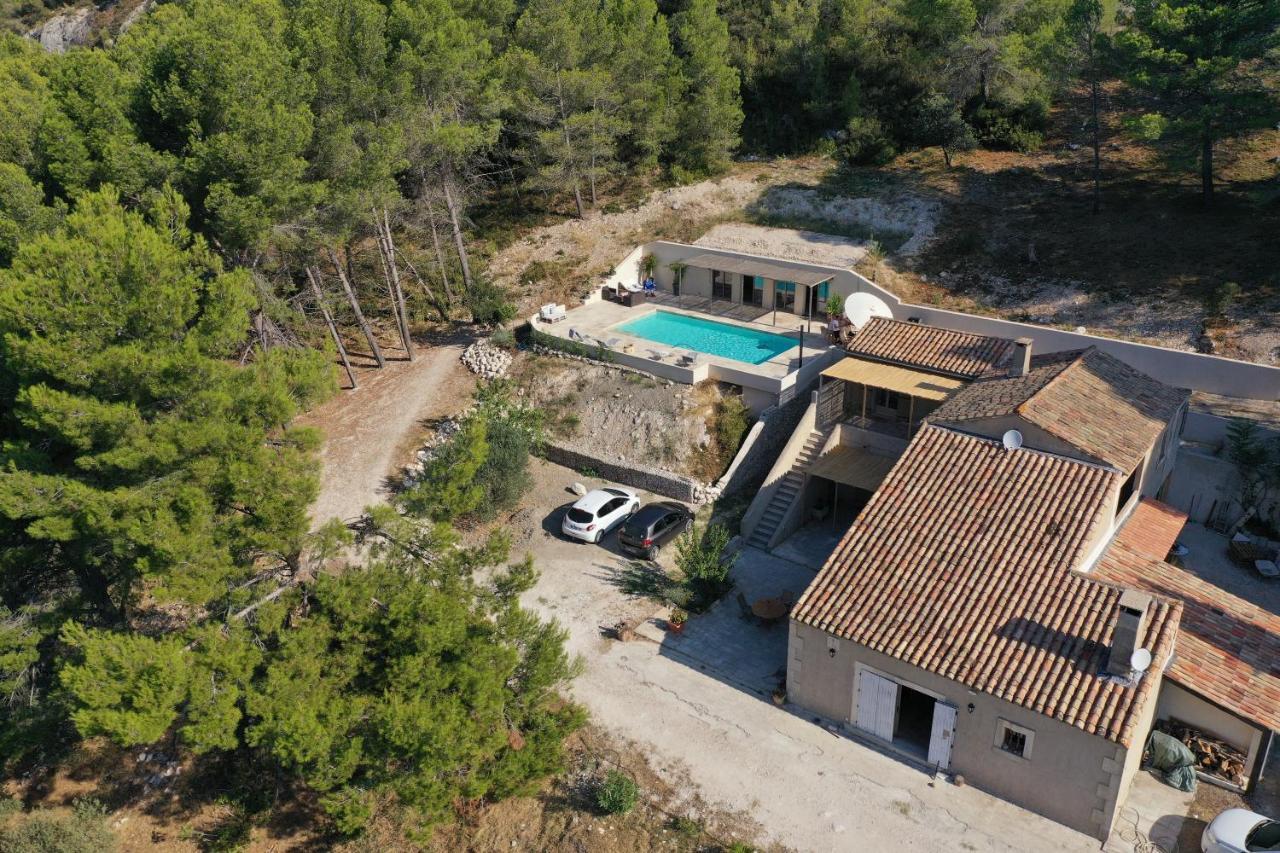 Mas De La Fadeto Bed and Breakfast Les Baux Exteriör bild