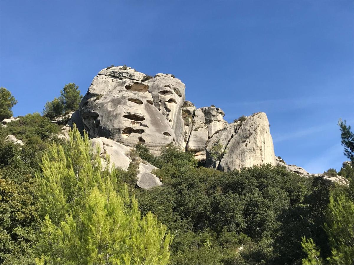Mas De La Fadeto Bed and Breakfast Les Baux Exteriör bild